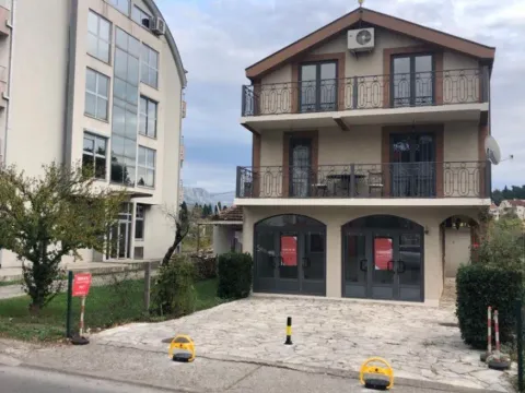 Izdavanje, dvosoban stan, 77m², Momišići, Podgorica - image 11