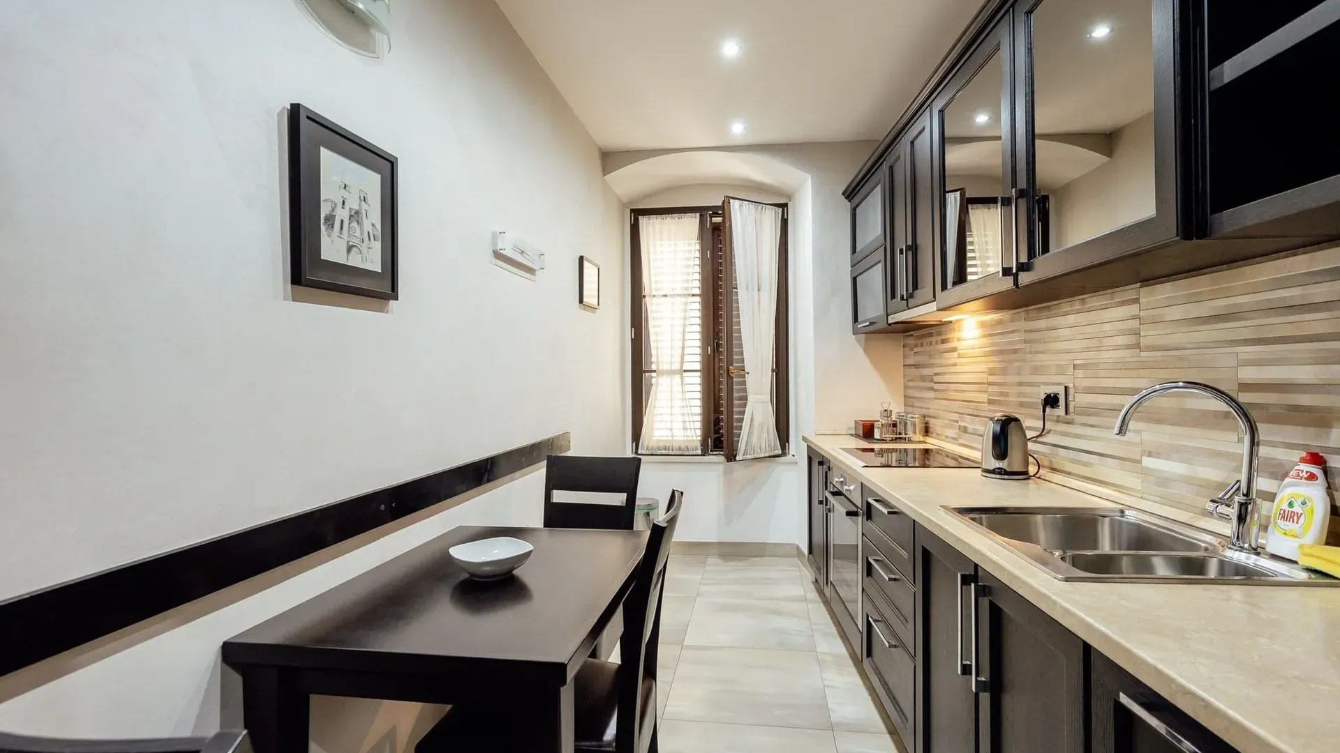 Prodaja, dvosoban stan, 117m², Stari Grad Kotor, Kotor