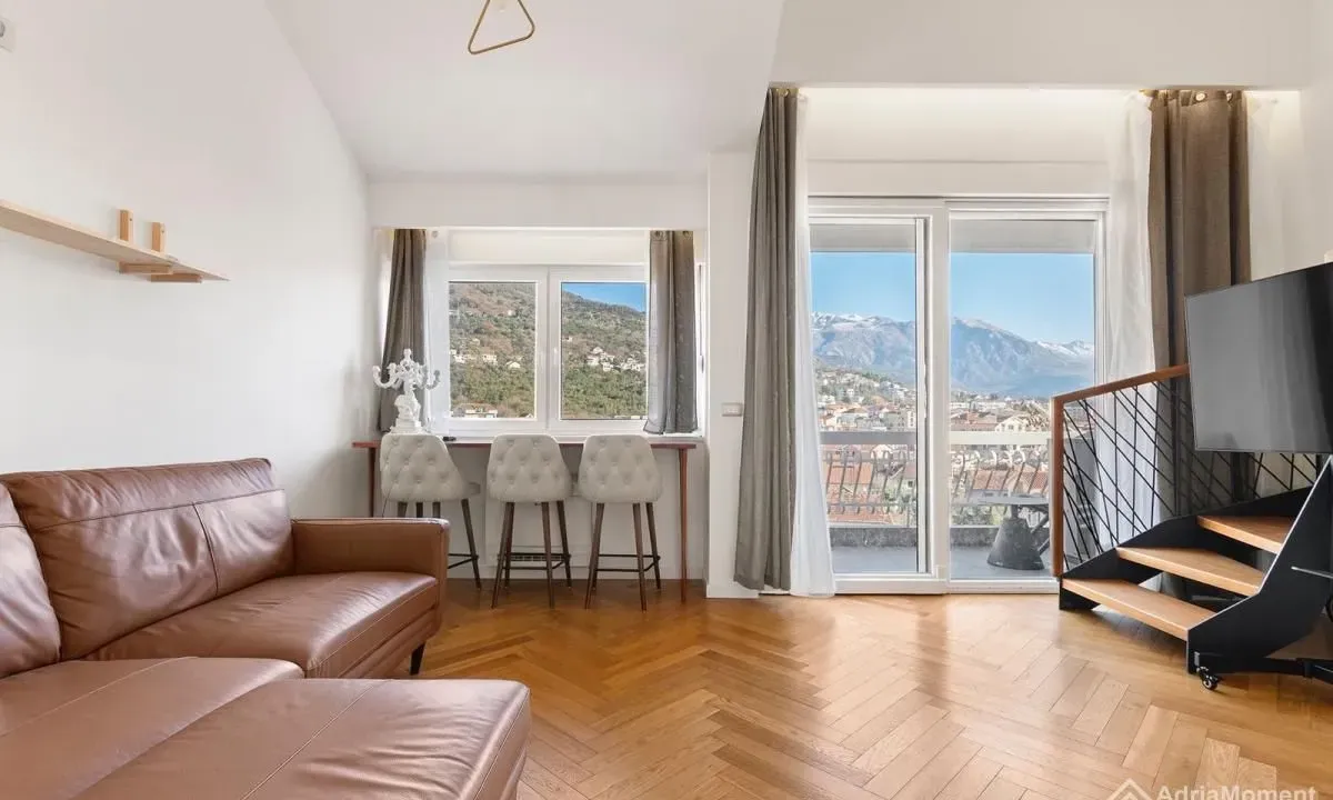 Prodaja, dvosoban stan, 68m², Centar, Tivat