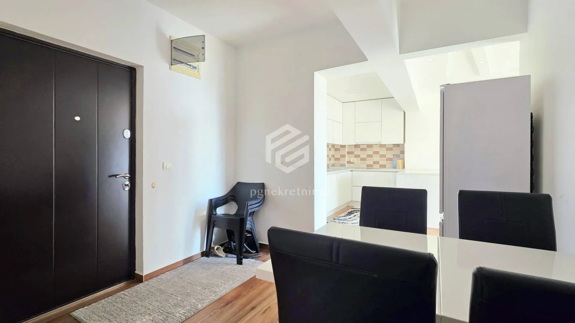 Rent, two bedroom apartment, 69m², Centar, Bar