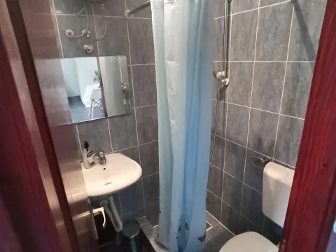 Izdavanje, garsonjera, 25m², Lazi, Budva - image 8