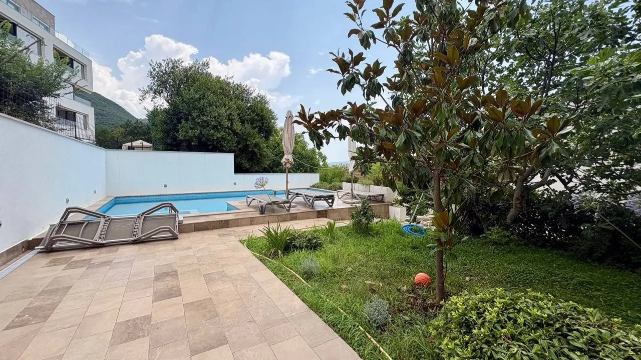 Rent, two bedroom apartment, 100m², Tivat, Crna Gora