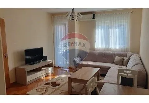 Izdavanje, dvosoban stan, 65m², Stari Aerodrom, Podgorica
