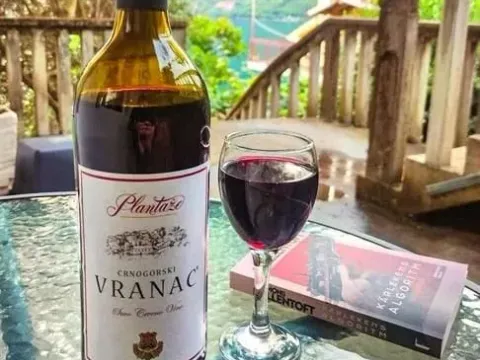 Izdavanje, stan, 22m², Tivat, Crna Gora - image 7