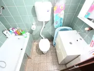 Prodaja, kuća, 225m², Tološi, Podgorica - image 10