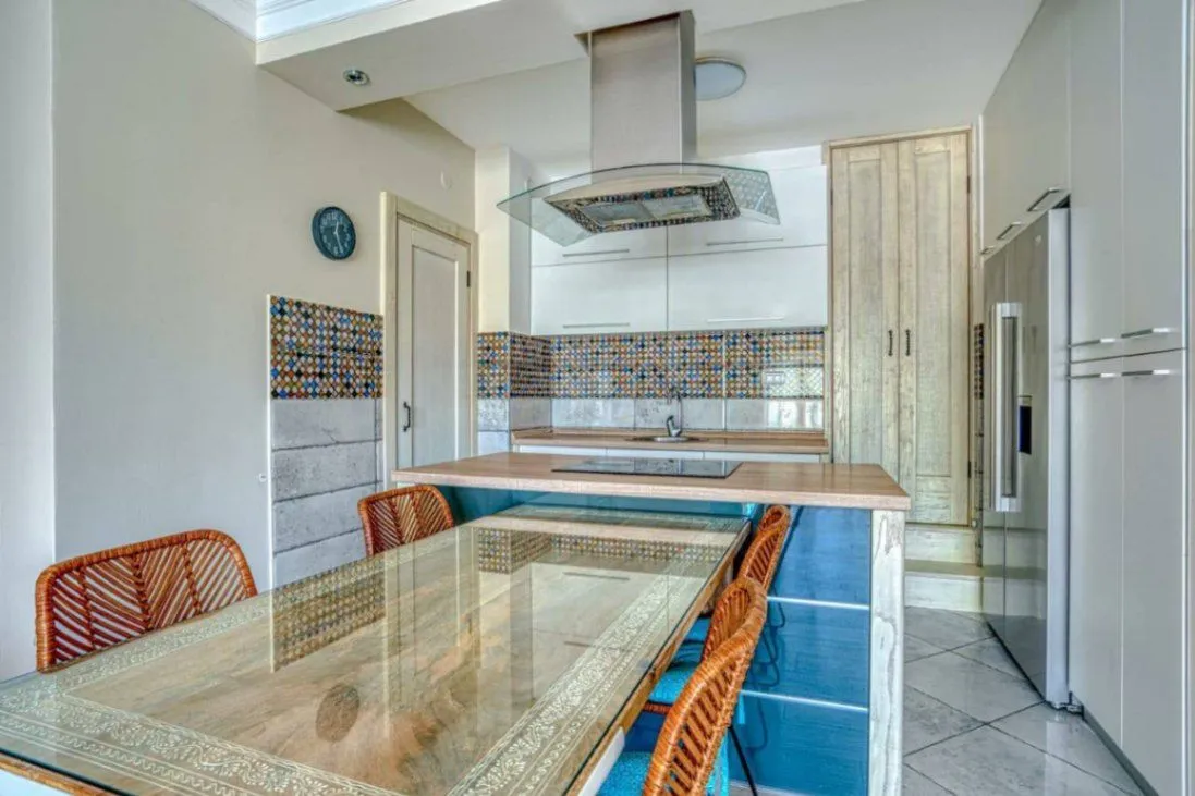 Sale, four bedroom apartment, 112m², Pržno, Budva