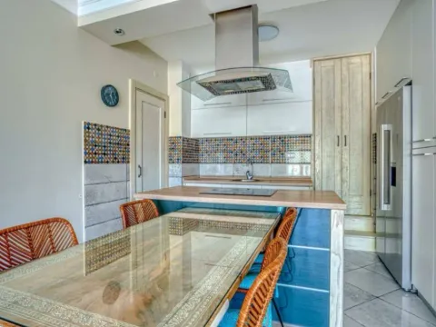 Sale, four bedroom apartment, 112m², Pržno, Budva - image 9