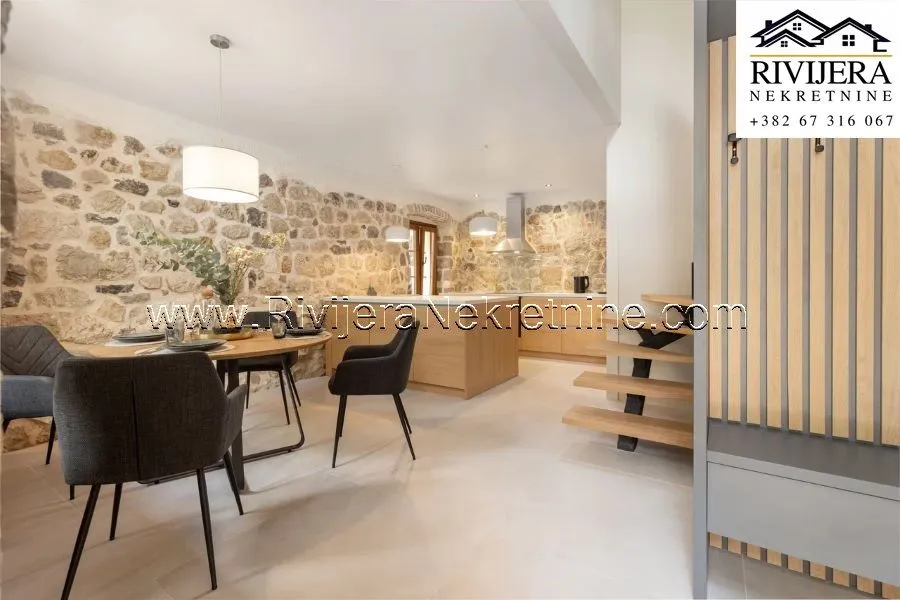 Prodaja, kuća, 110m², Škaljari, Kotor