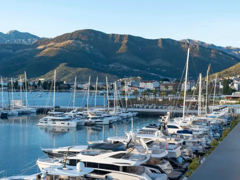 Sale, two bedroom apartment, 140m², Porto Montenegro, Tivat - image 21