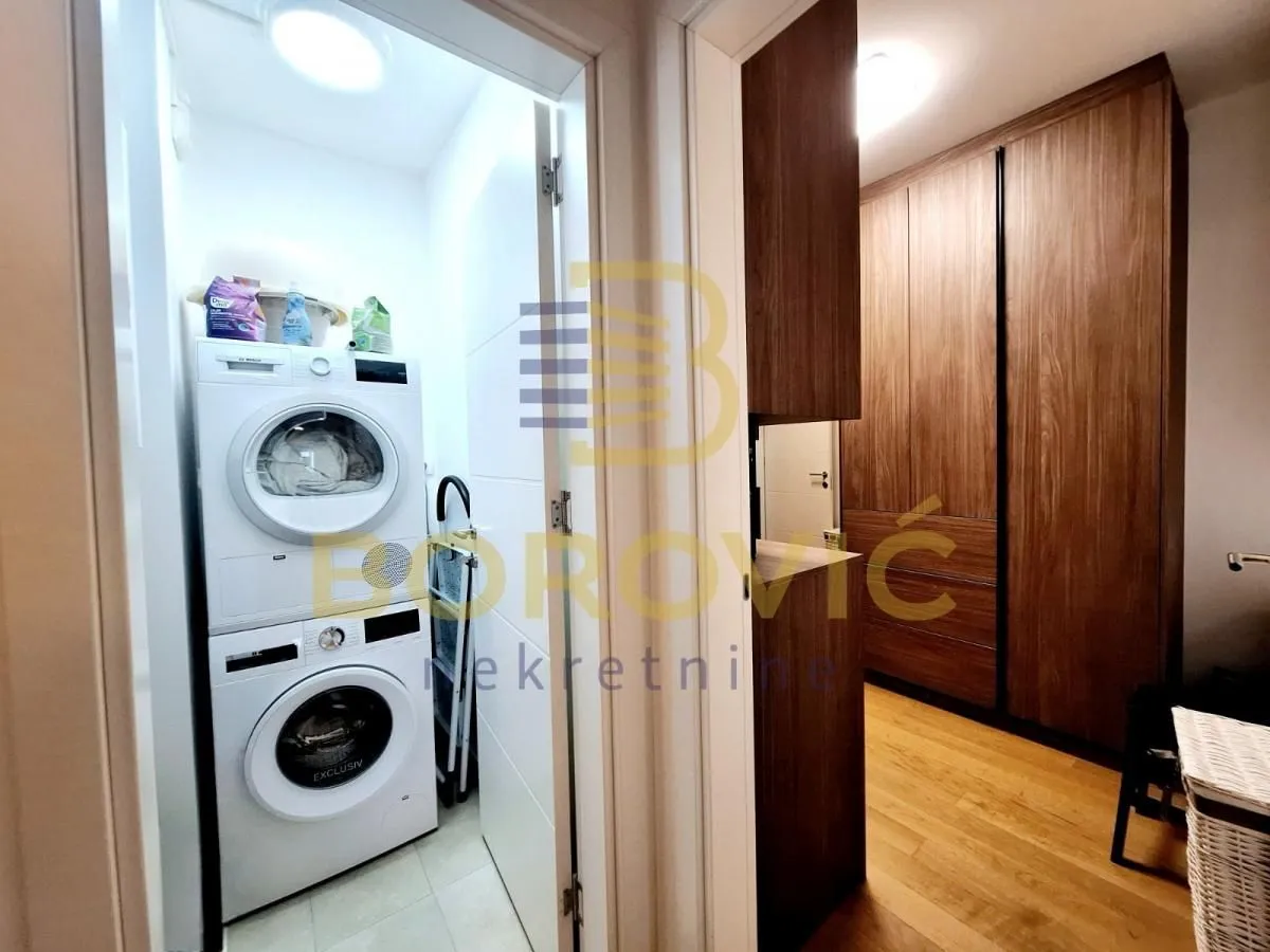 Prodaja, četvorosoban stan, 157m², Zemun Sve Podlokacije, Beograd