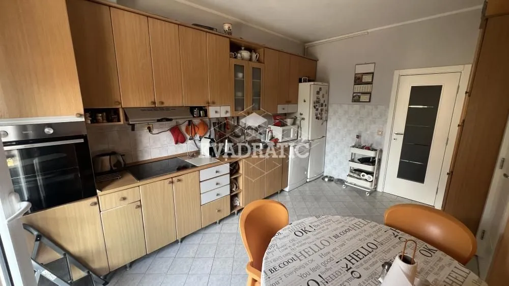 Prodaja, stan, 150m², Voždovac Sve Podlokacije, Beograd