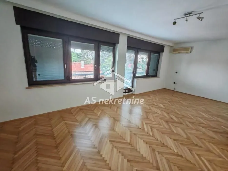 Izdavanje, kuća, 360m², Voždovac Sve Podlokacije, Beograd