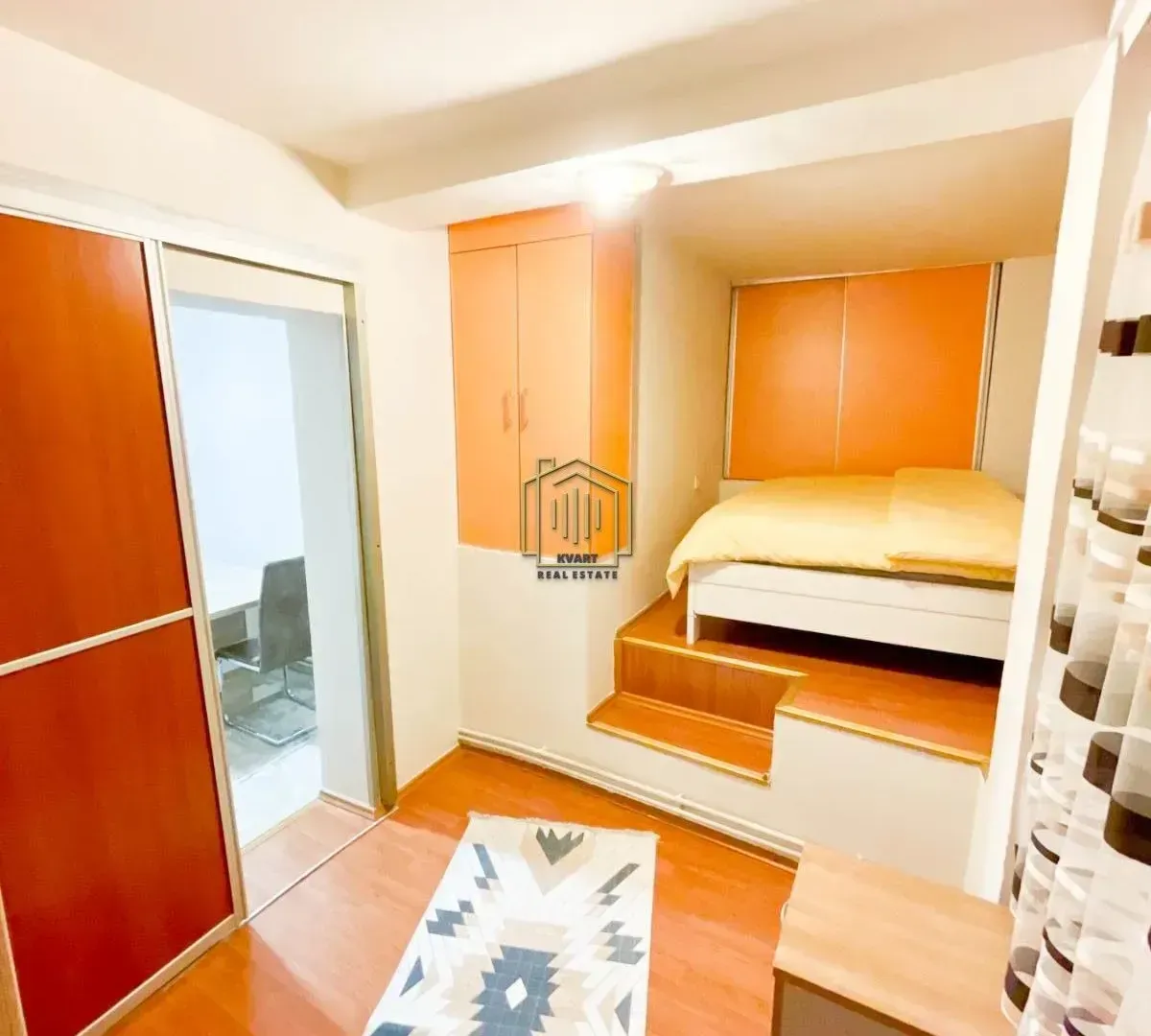 Izdavanje, dvosoban stan, 80m², Zelenika, Podgorica