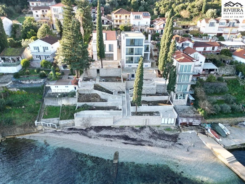 Prodaja, kuća, 430m², Njivice, Herceg Novi