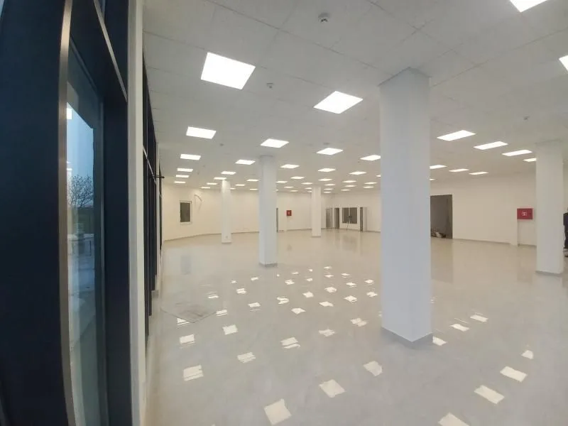 Sale, office space, 3100m², Ledine, Beograd