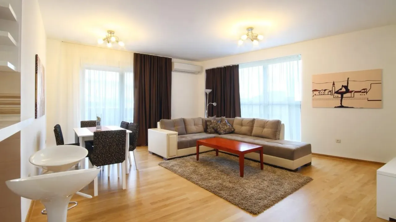 Rent, two bedroom apartment, 75m², Centar, Budva