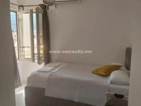 Rent, two bedroom apartment, 64m², Budva, Crna Gora - image 19