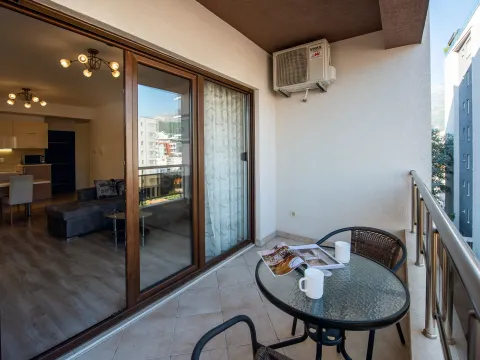 Daily-rent, two bedroom apartment, 51m², Budva, Crna Gora - image 11