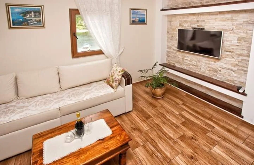 Prodaja, kuća, 107m², Tivat, Crna Gora