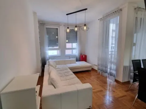 Izdavanje, trosoban stan, 73m², Vračar Sve Podlokacije, Beograd - image 3