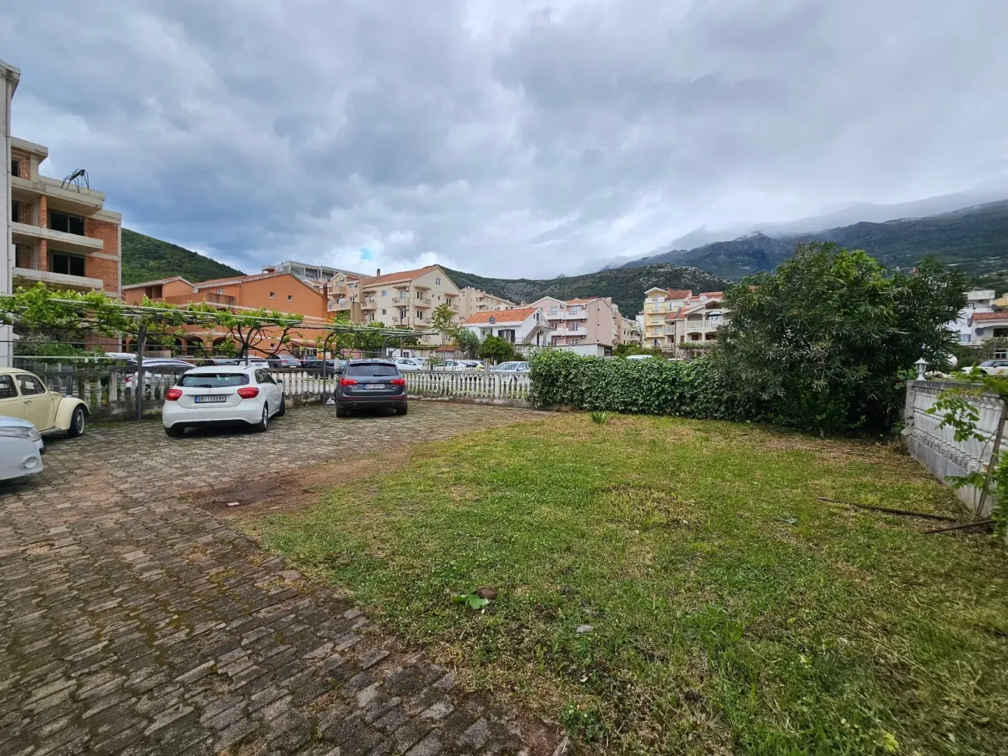 Izdavanje, dvosoban stan, 57m², Budva, Crna Gora