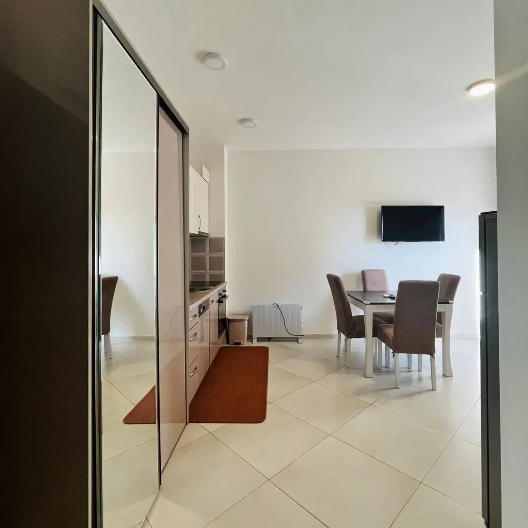 Rent, one bedroom apartment, 37m², Bečići, Budva