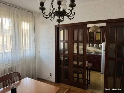 Prodaja, četvorosoban stan, 97m², Centar, Stara Pazova - image 12