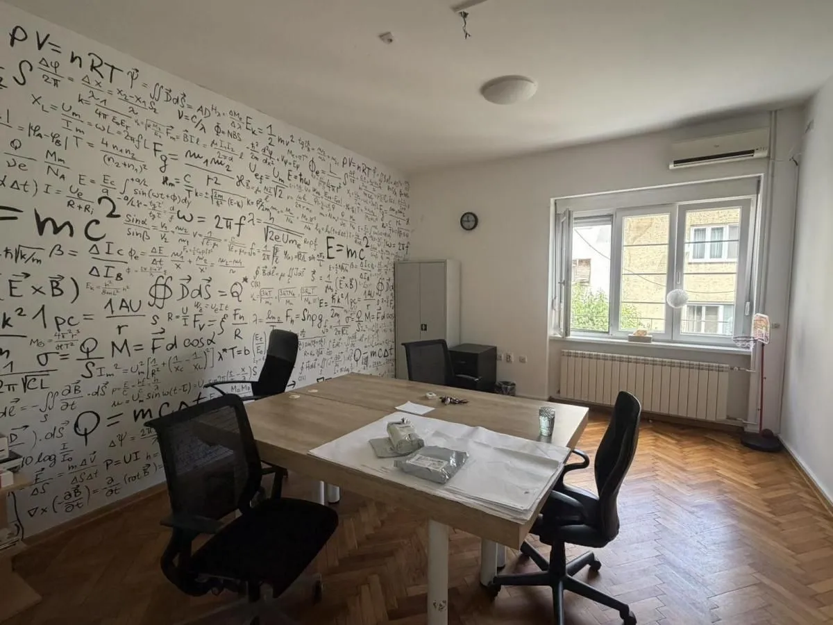 Rent, four bedroom apartment, 115m², Vračar Sve Podlokacije, Beograd