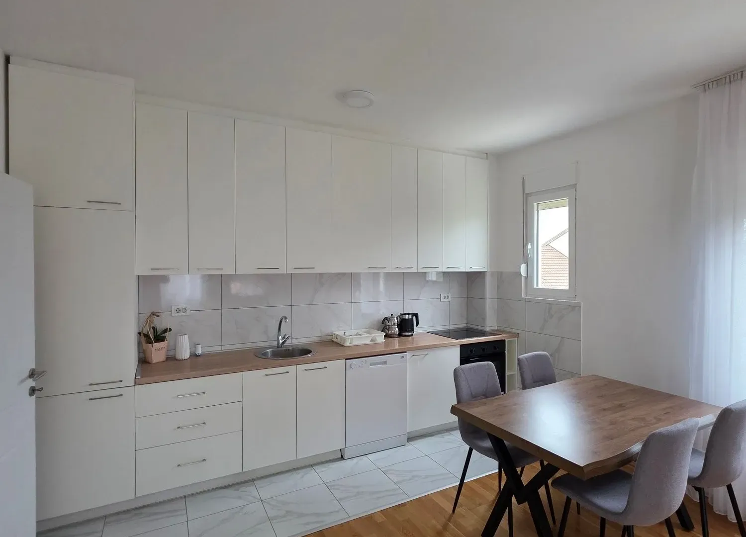 Rent, two bedroom apartment, 70m², Podgorica, Crna Gora