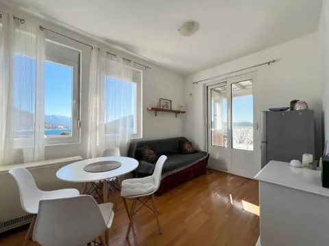 Rent, one bedroom apartment, 48m², Savina, Herceg Novi - image 4
