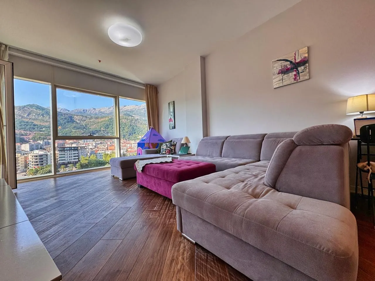 Rent, one bedroom apartment, 65m², Centar, Budva