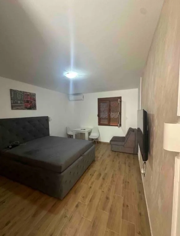 Izdavanje, jednosoban stan, 30m², Podkošljun, Budva