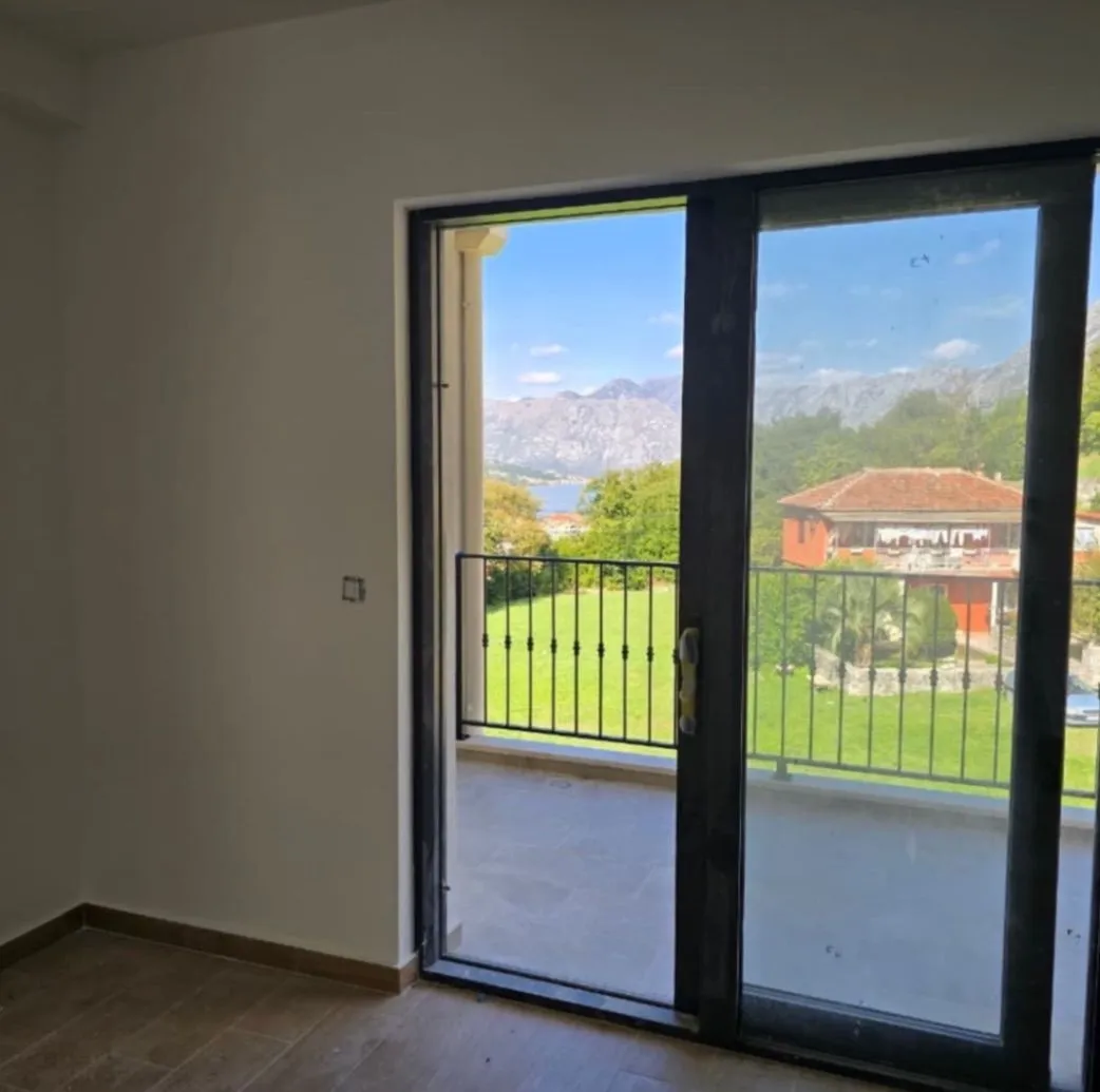 Prodaja, trosoban stan, 87m², Škaljari, Kotor