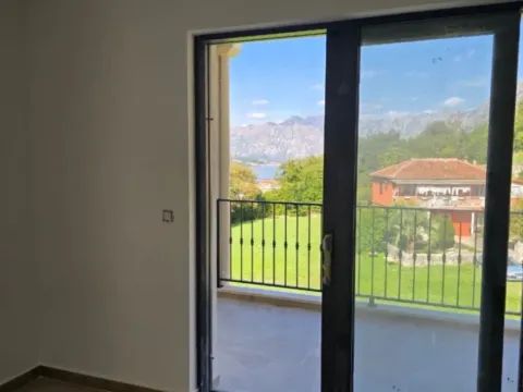 Sale, three bedroom apartment, 87m², Škaljari, Kotor - image 13