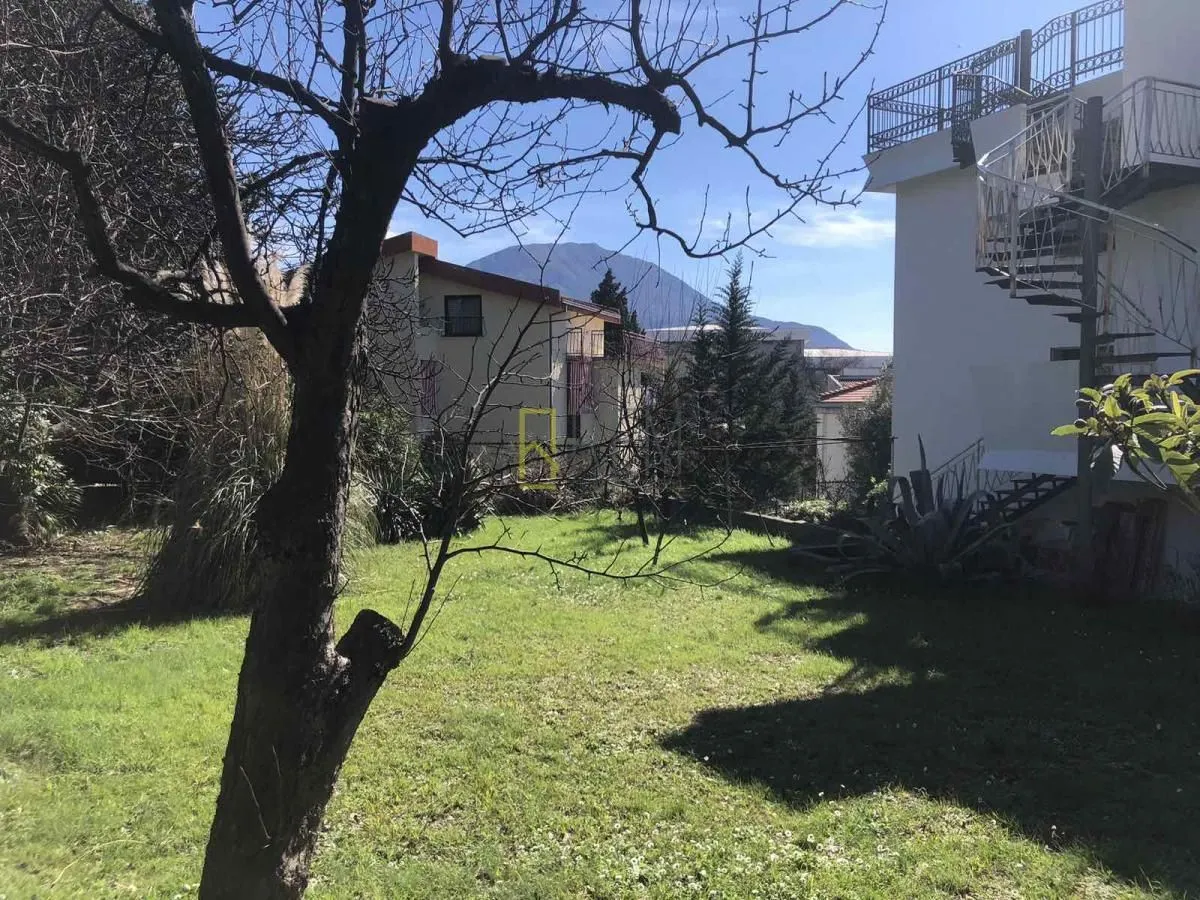 Sale, house, 300m², Šušanj, Bar