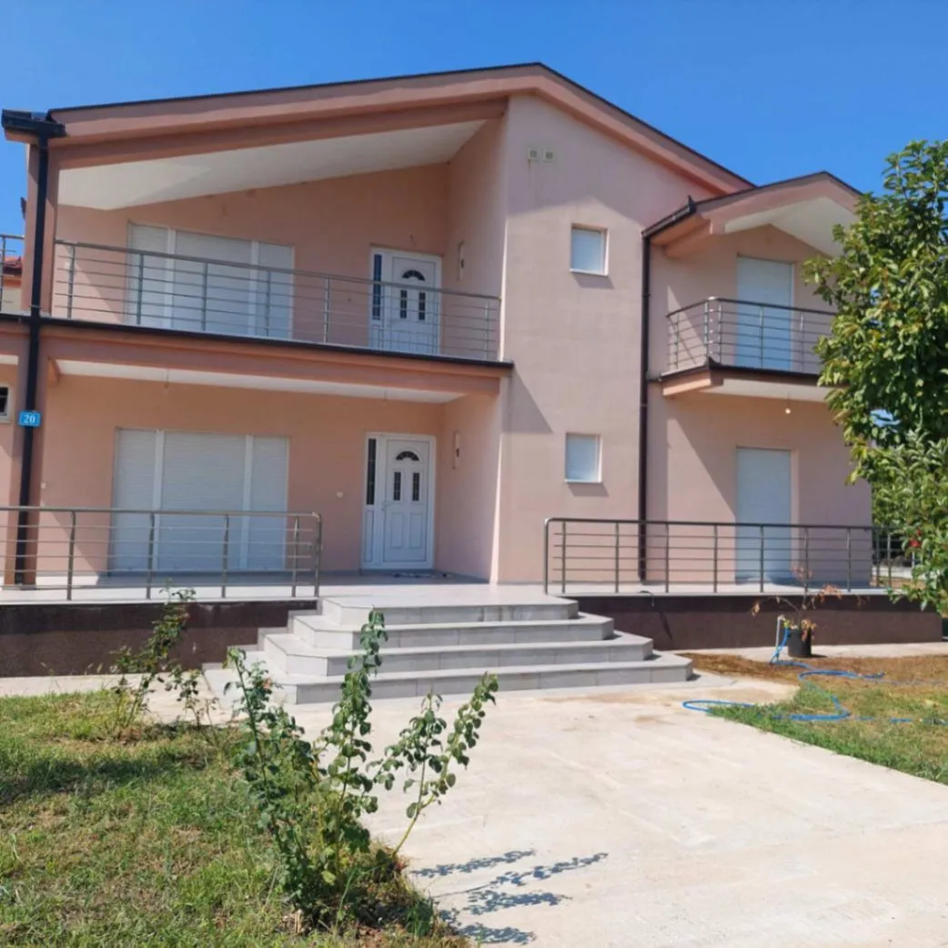 Izdavanje, kuća, 200m², Botun, Podgorica