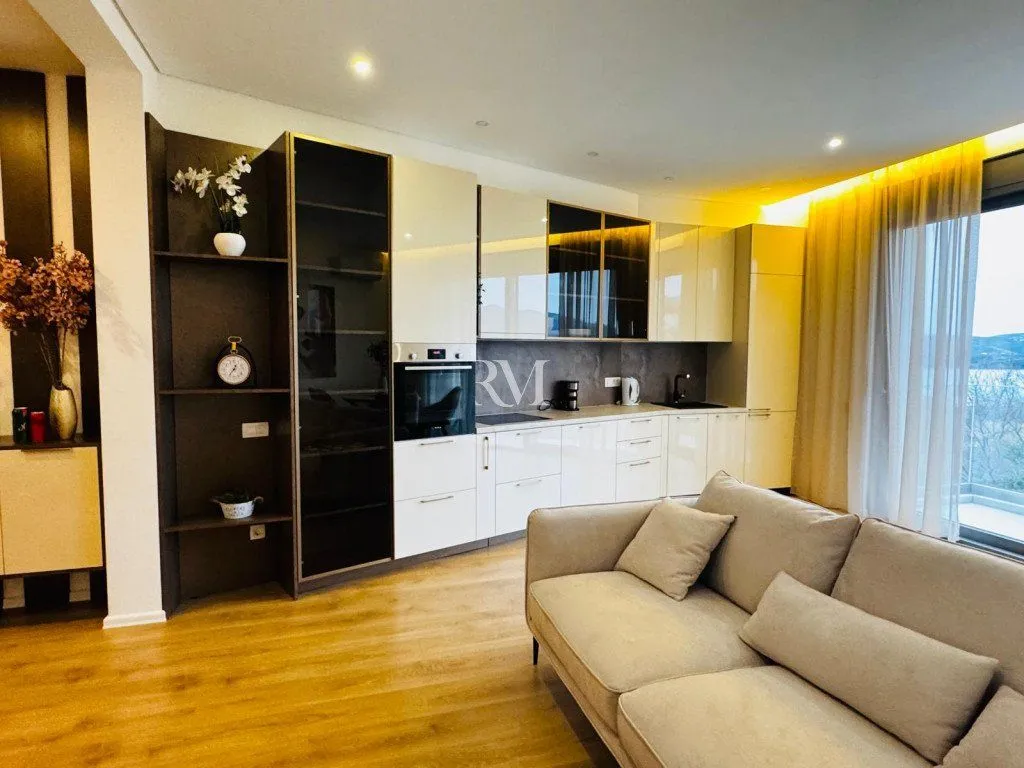 Prodaja, dvosoban stan, 76m², Tivat, Crna Gora