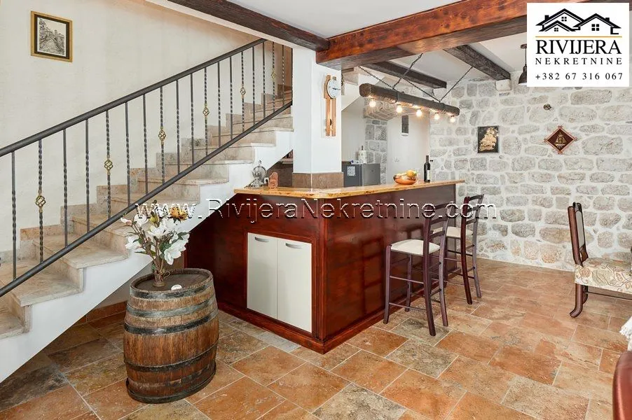 Sale, house, 450m², Dobrota, Kotor