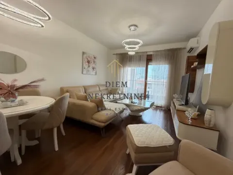 Rent, one bedroom apartment, 52m², Master Kvart, Podgorica - image 16