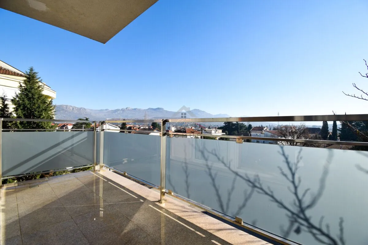 Rent, two bedroom apartment, 160m², Gorica C, Podgorica
