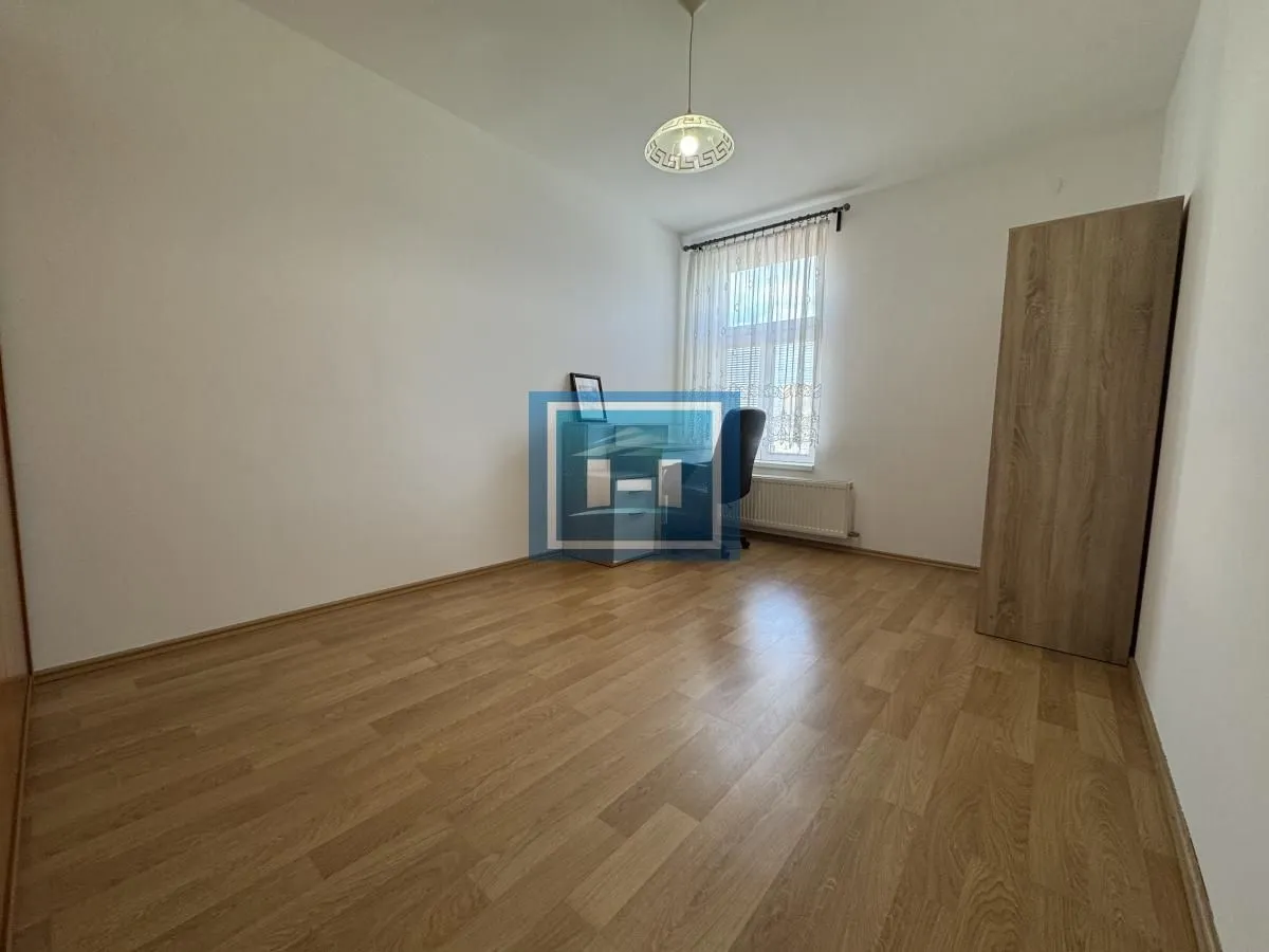 Rent, three bedroom apartment, 100m², Ćuprija, Srbija