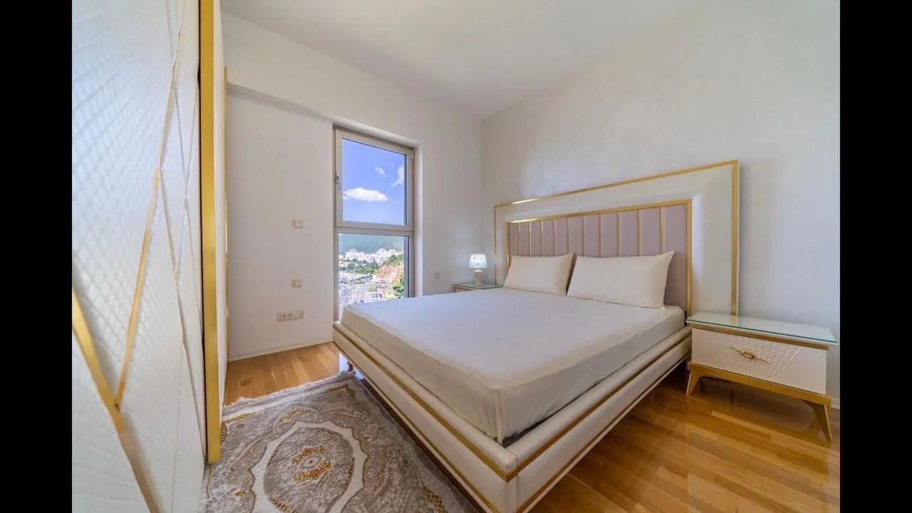 Rent, three bedroom apartment, 150m², Dukley Gardens, Budva
