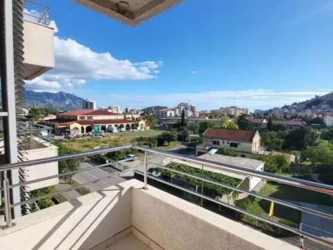 Prodaja, trosoban stan, 112m², Bečići, Budva - image 2