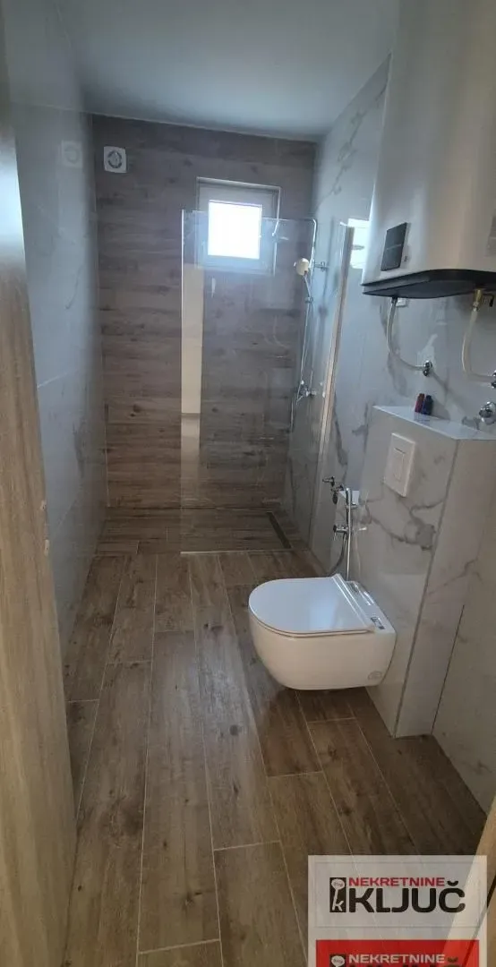 Prodaja, četvorosoban stan, 113m², Veternička rampa, Novi Sad Sve Podlokacije