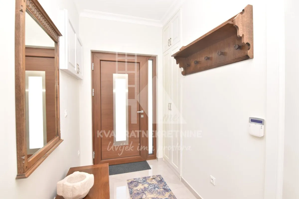 Prodaja, kuća, 170m², Gornja Gorica, Podgorica