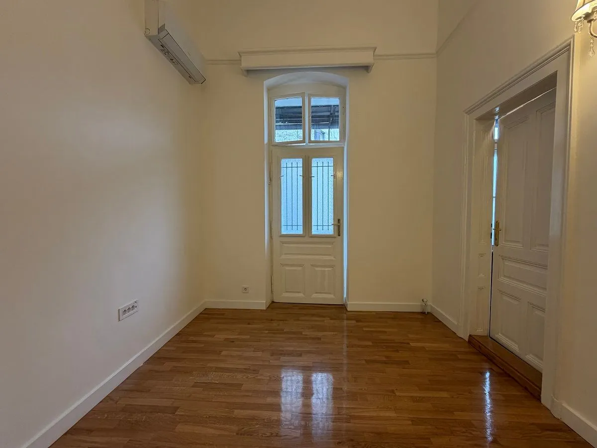 Rent, office space, 110m², Stari Grad, Beograd