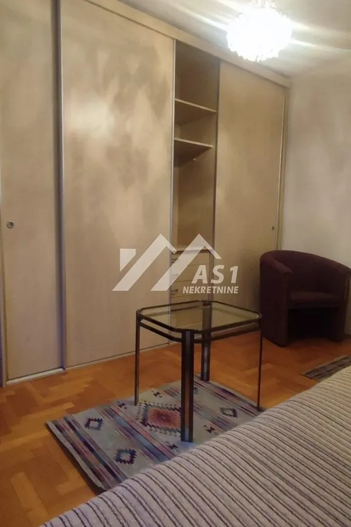 Izdavanje, dvosoban stan, 52m², Sajam, Novi Sad Sve Podlokacije