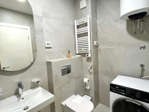 Izdavanje, jednosoban stan, 42m², Central Point, Podgorica - image 8