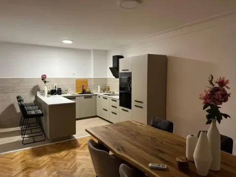 Rent, four bedroom apartment, 114m², Grbavica, Novi Sad Sve Podlokacije - image 2