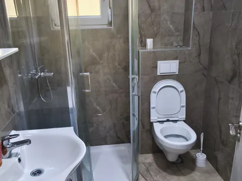 Izdavanje, dvosoban stan, 60m², Kumbor, Herceg Novi - image 7
